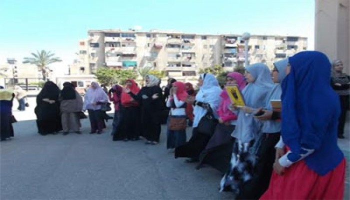 وقفة لطالبات أزهر الإسكندرية استمرارًا لفعاليات حملة "نخوة"
