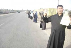 سلسلة بشرية بمركز بلبيس تندد بجرائم حكم العسكر
