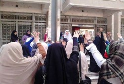 وقفة لطالبات أزهر المنصورة تندد بجرائم الانقلاب داخل الجامعات