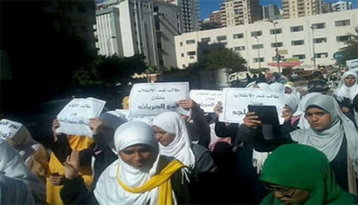 معرضان بجامعة الإسكندرية لفضح جرائم الانقلاب بحق المعتقلات