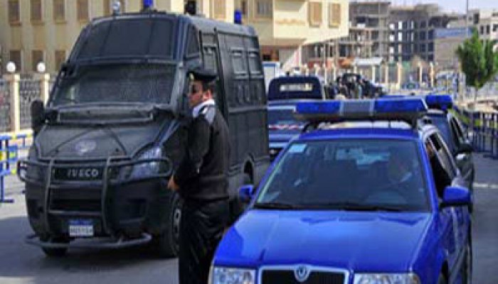 الامن الإداري يعتدي بالضرب على طالبات جامعة القاهرة