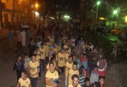مسيرة ليلية بمنشأة عبد الله تندد بأحكام القضاء الجائرة