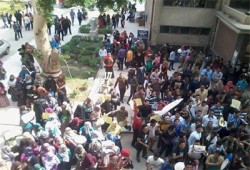 مظاهرة لطلاب جامعة سوهاج احتجاجًا على مصرع 14 من زملائهم