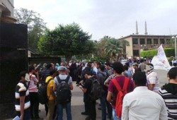 بالصور.. مظاهرة حاشدة لطلاب عين شمس تتحدى الانقلاب