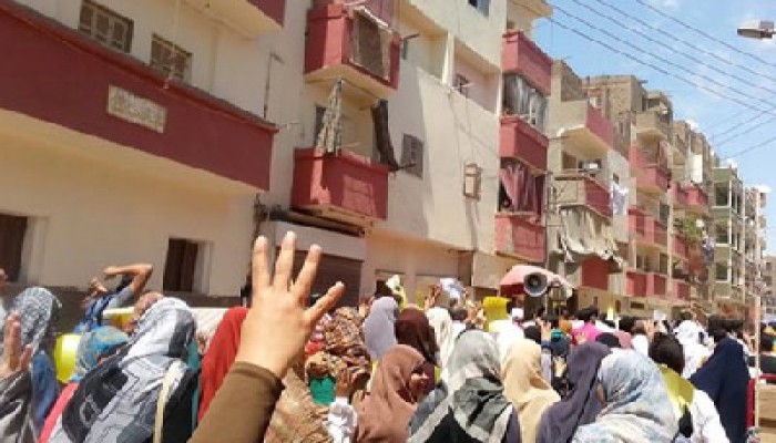 مسيرة حاشدة لطلاب أزهر أسيوط تهتف بالحرية للمعتقلات