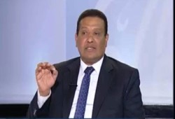 سليم عزوز "ساخرًا": الإرهاب في سيناء والدبابات في الجامعة!