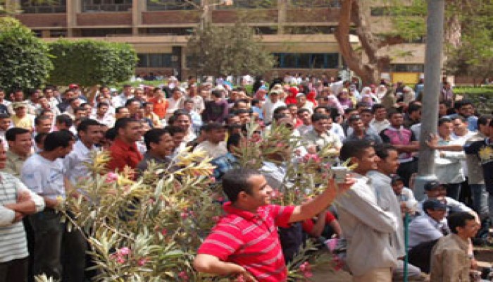 مسيرة لطلاب جامعة سوهاج تهتف بالحرية للمعتقلين والمعتقلات