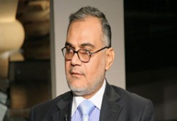 طلاب الأزهر يطردون الانقلابي سعد الدين الهلالي من الجامعة