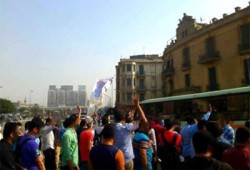 طلاب جامعة عين شمس يتظاهرون في ميدان العباسية