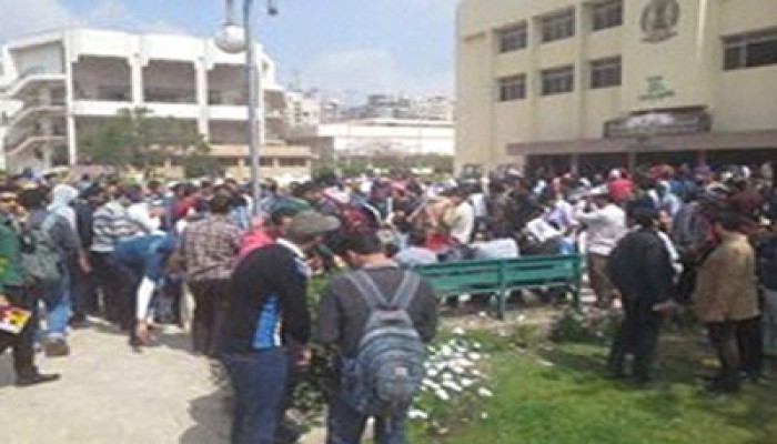 طلاب المنصورة يحملون السفاح مسئولية استشهاد 29 جنديًّا بسيناء
