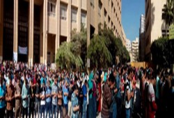 طلاب الإسكندرية يؤدون صلاة الغائب على شهيد "مجزرة هندسة"