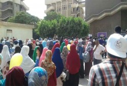 طالبات أزهر الإسكندرية يهتفن بالحرية للمعتقلين والمعتقلات