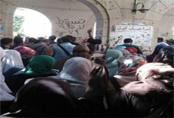 جامعة القاهرة تنتفض رغم التشديدات الأمنية