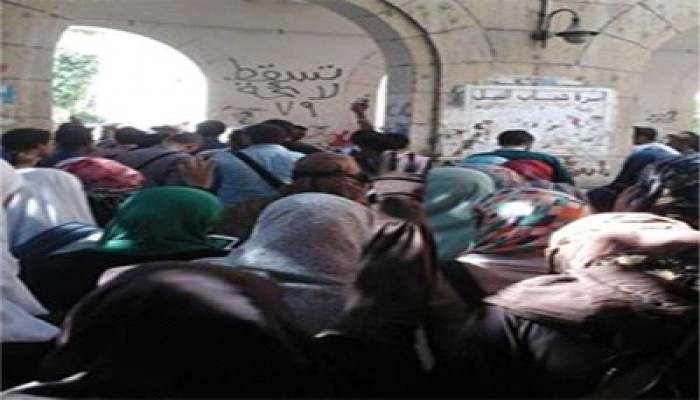 جامعة القاهرة تنتفض رغم التشديدات الأمنية