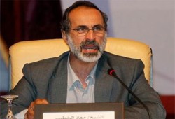 معاذ الخطيب يحذر من مخطط كبير لتدمير المنطقة