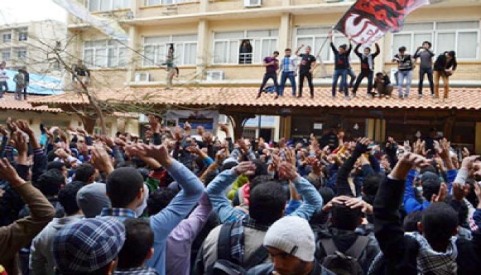 نيابة الانقلاب تحبس 3 من طلاب جامعة الإسكندرية