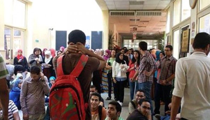 إضراب طلاب الجامعة البريطانية  في أول أيام الدراسة