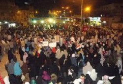 مسيرة شبابية ليلية بالعريش تهتف بالقصاص للشهداء