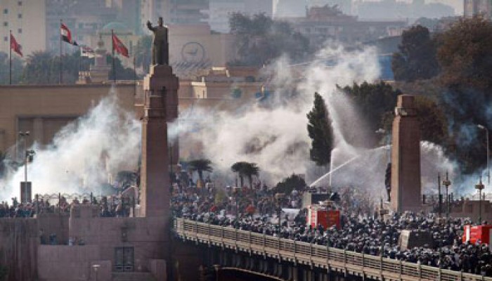 أكاديمي كويتي: شعب مصر الثائر يتحمل القمع حتى تنهض الأمة