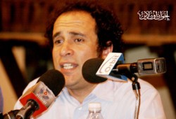 عمرو حمزاوي يعدد أسباب فشل الحرب المزعومة على الإرهاب