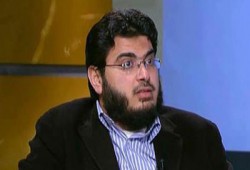 محمود فتحي: الانقلاب يبيع الوطن والثورة هي الحل