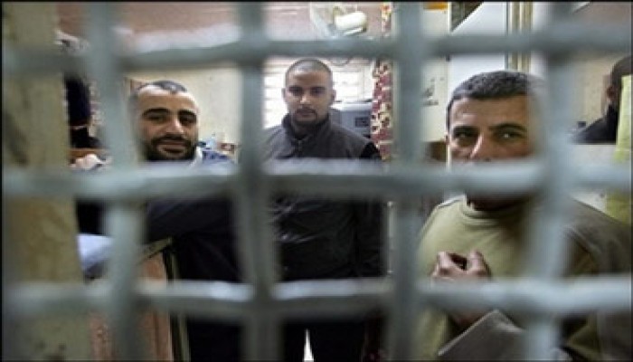 وقفة تضامنية لأهالي الأسرى الفلسطينيين في غزة