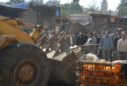 اعتصام عشرات الباعة الجائلين احتجاجًا على نقلهم للترجمان