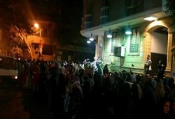 شباب المعادي يتظاهرون للمطالبة بالقصاص للشهداء