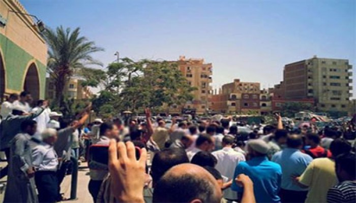 بالصور.. وقفة حاشدة لأحرار 6 أكتوبر أمام مسجد راغب