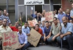 إضراب مفتوح للعاملين بهيئة النقل العام