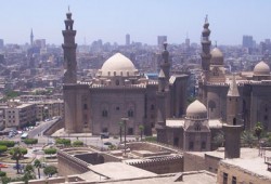 الانقلاب يواصل عداؤه للإسلام ويمنع مكبرات الصوت في المساجد!!
