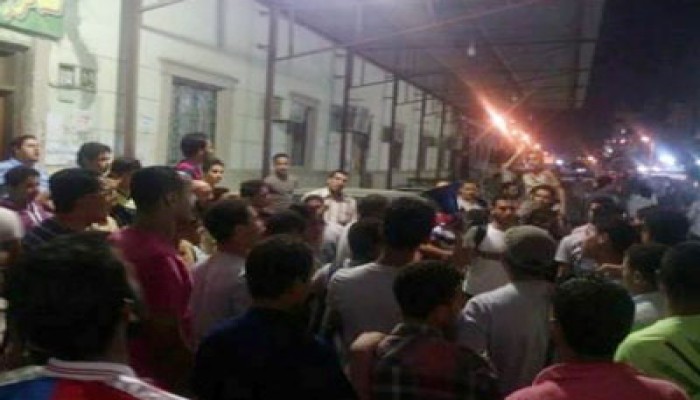 مظاهرة ليلية بالزاوية الحمراء تدعو لانتفاضة 14 أغسطس