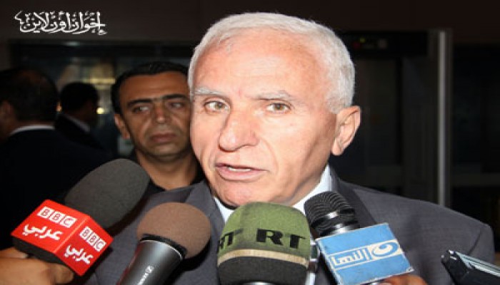 عزام الأحمد: الوفد الفلسطيني سينسحب اليوم من المفاوضات