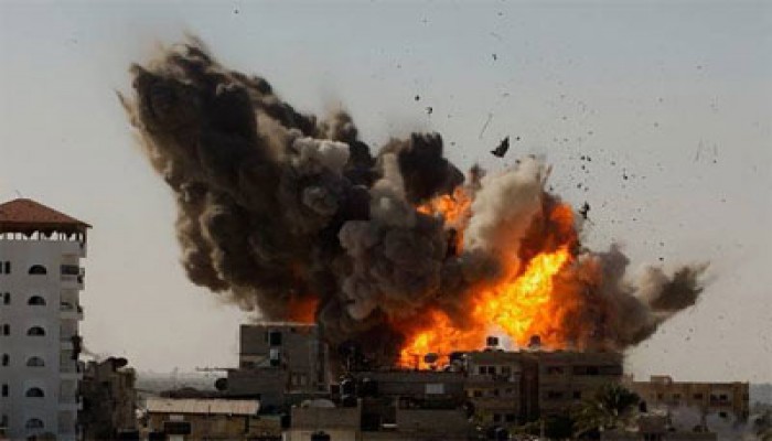 استشهاد 14 فلسطينيًّا وإصابة العشرات في سلسلة غارات على قطاع غزة