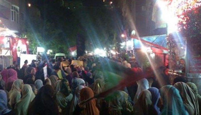 شباب "ألتراس نهضاوي" يشعلون مسيرة ثوار المرج