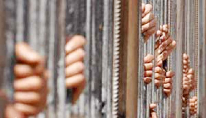 قوات الاحتلال الصهيوني تعتقل 8 فلسطينيين بينهم نائب حمساوي
