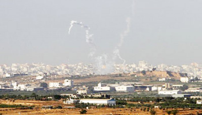 استشهاد صحفي في غارة صهيونية وسط غزة وارتفاع عدد الشهداء إلى 54