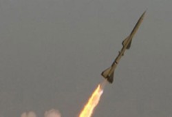 القسام تقصف مستوطنة وموقعًا عسكريًا صهيونيًا بـ6 صواريخ