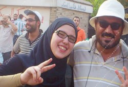 والد الشهيدة هالة أبو شعيشع يشيد بثبات الثوار وصمودهم