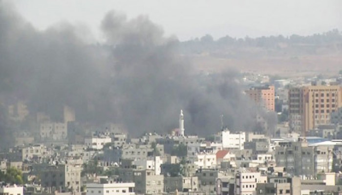 الكيان يشن سلسلة غارات على 8 أهداف بغزة وإصابة فلسطيني