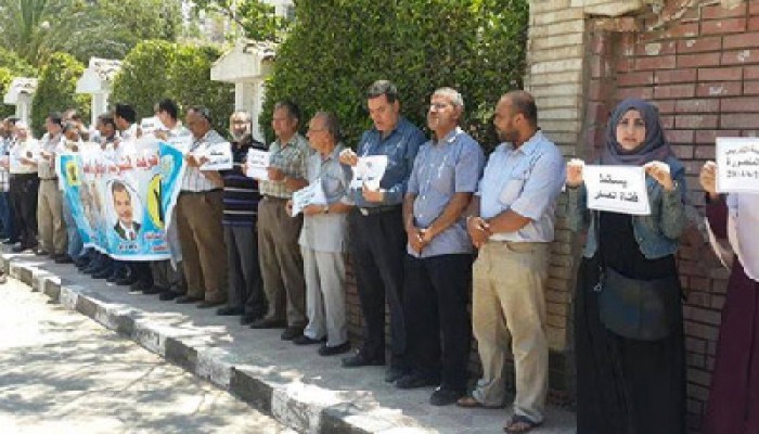 وقفة حاشدة لأساتذة المنصورة رفضًا لأحكام قضاء العسكر