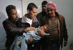 نقص الأدوية والمستلزمات الطبية يُوقف العمليات الجراحية بغزة