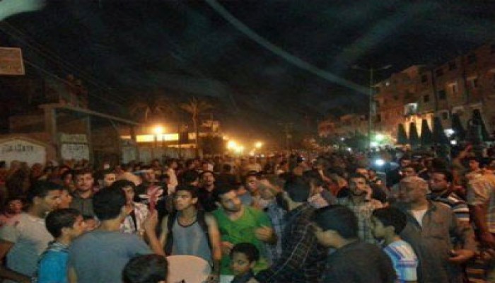بئر العبد تطالب بإسقاط الانقلاب وإعدام السفاح في تظاهرة ليلية