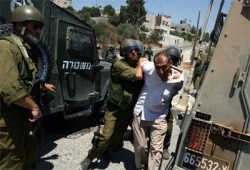جيش الاحتلال يعتقل 6 فلسطينيين على خلفية اختفاء 3 مغتصبين