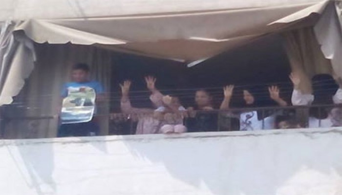 أهالي عزبة النخل يتفاعلون مع المسيرة المؤيدة للشرعية