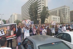 بالصور.. وقفة ثوار مدينة نصر أمام الحرس الجمهوري
