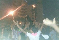 مفاجأة.. "شباب ضد الانقلاب" في قلب التحرير