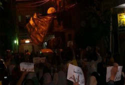 ثوار الورديان يجددون البيعة للرئيس مرسي في مسيرة ليلية