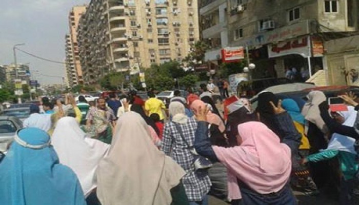 مسيرة على الطريق الدولي الساحلي بكفرالشيخ تطالب بمحاكمة الخائن