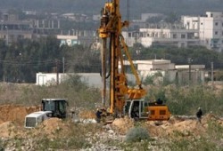 العدو الصهيوني بصدد بناء جدار عازل على الحدود مع الأردن